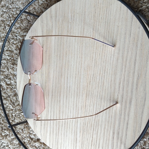 Festival sunglasses - Picture 3 of 3